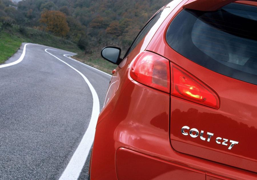  Mitsubishi Colt CZT 2005 года  (фото 21 из 31)